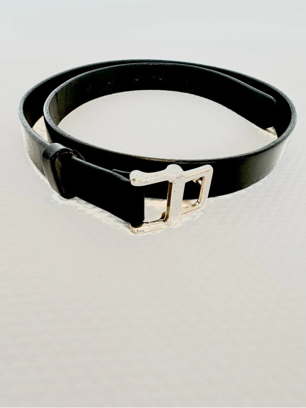 Banana Republic Black Leather Belt with Silver Pop in Buckle EUC 1 inch wide